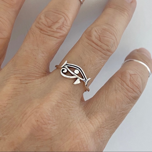 Sterling Silver Little Ra Eye Ring, Evil Eyes, Eyebrows, Silver Rings, Eyelashes - Picture 11 of 12